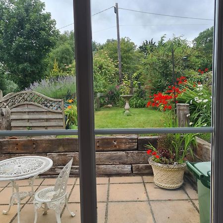 The Old Sun Private Cottage Frome Exteriör bild